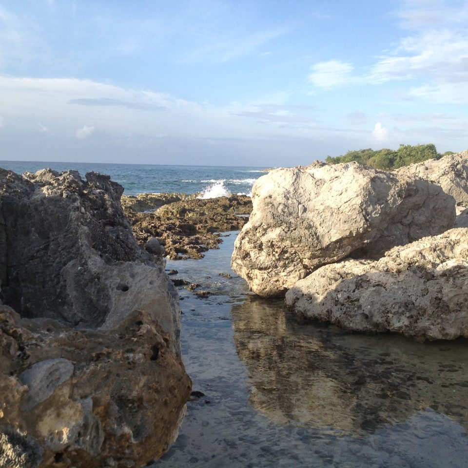 calm_ocean_waters_brighton_jamaica_resort